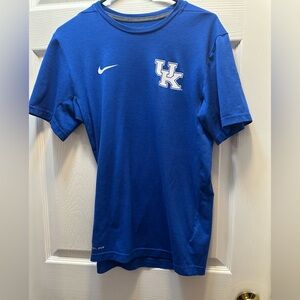 3 Men’s t-shirts size Medium UK and others